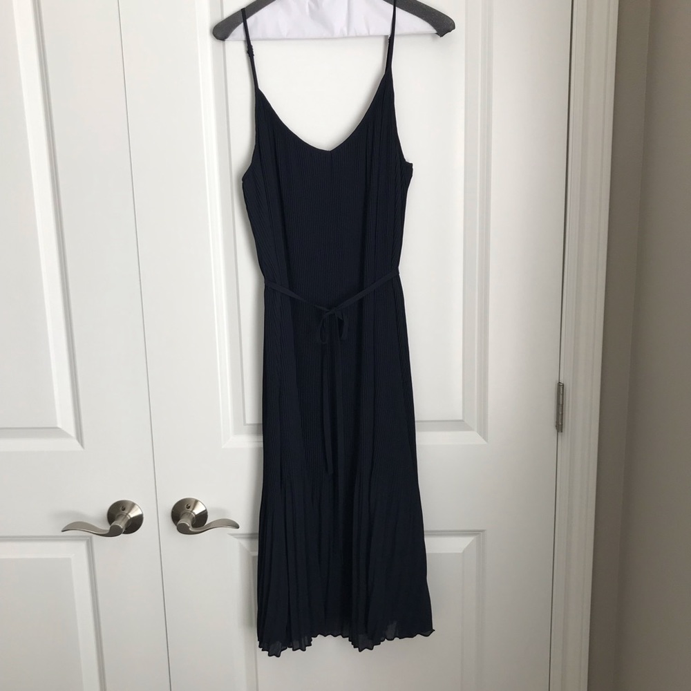 Midi Pleated Navy dress with waist tie
